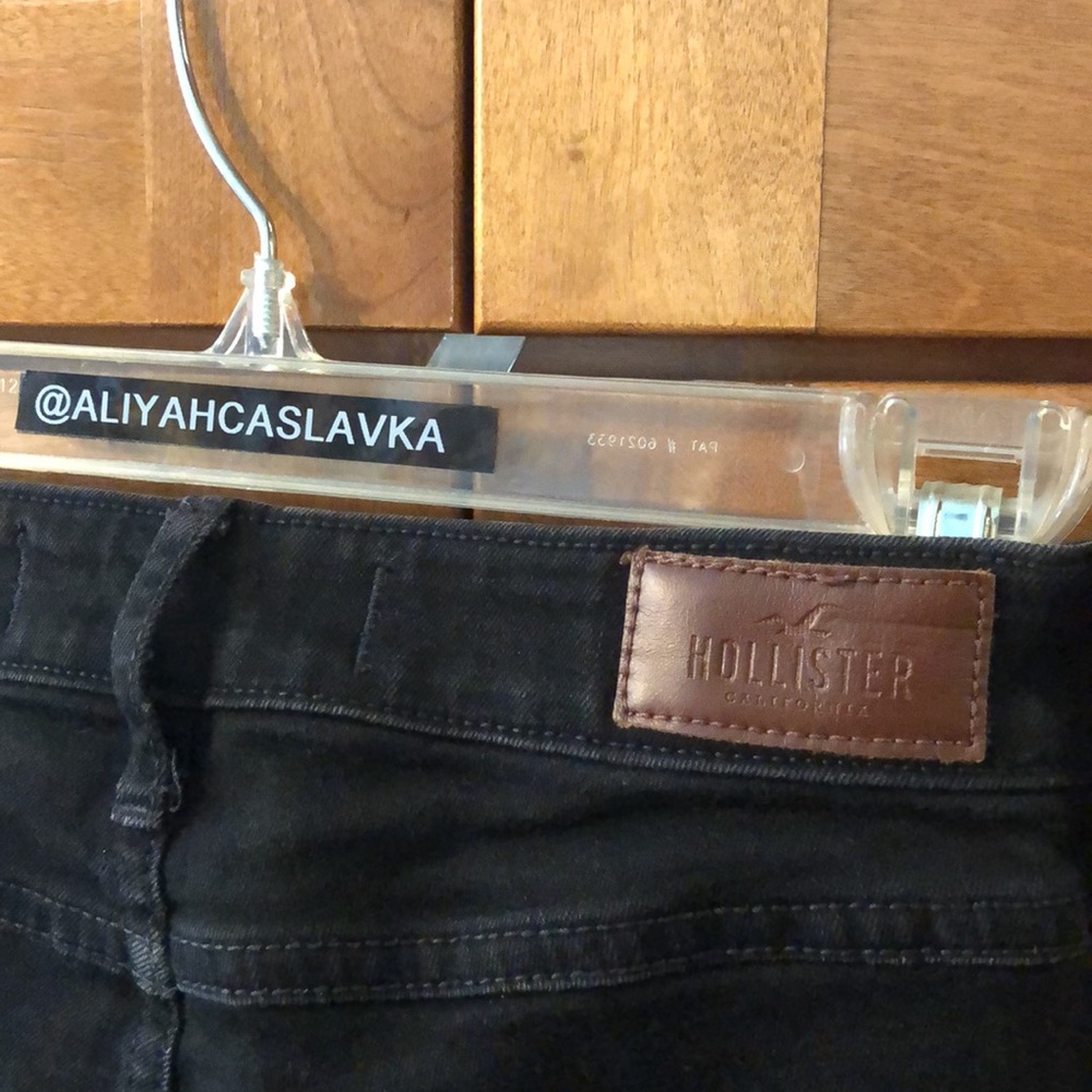 Hollister Black High-Rise Skinny Jeans - Picture 3 of 5